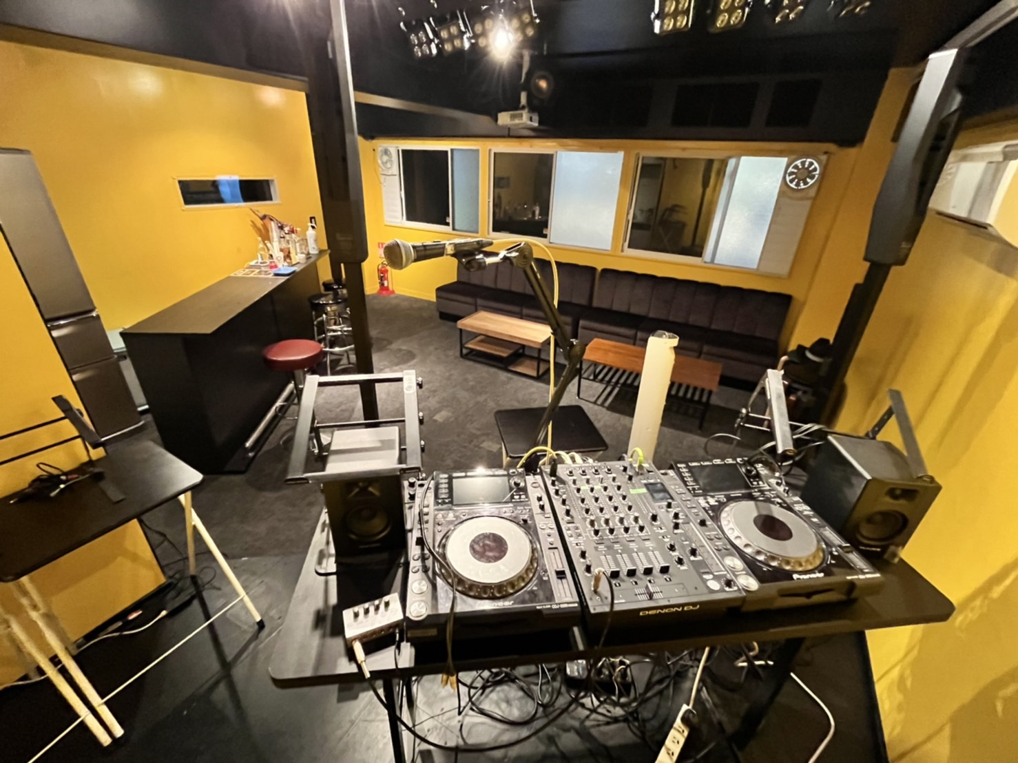 evol後DJブースから広角